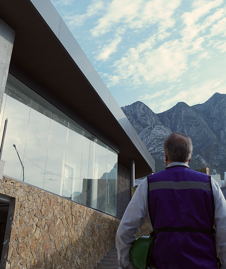 Casa Club de VerdeMorada en obra, con vista a La Huasteca